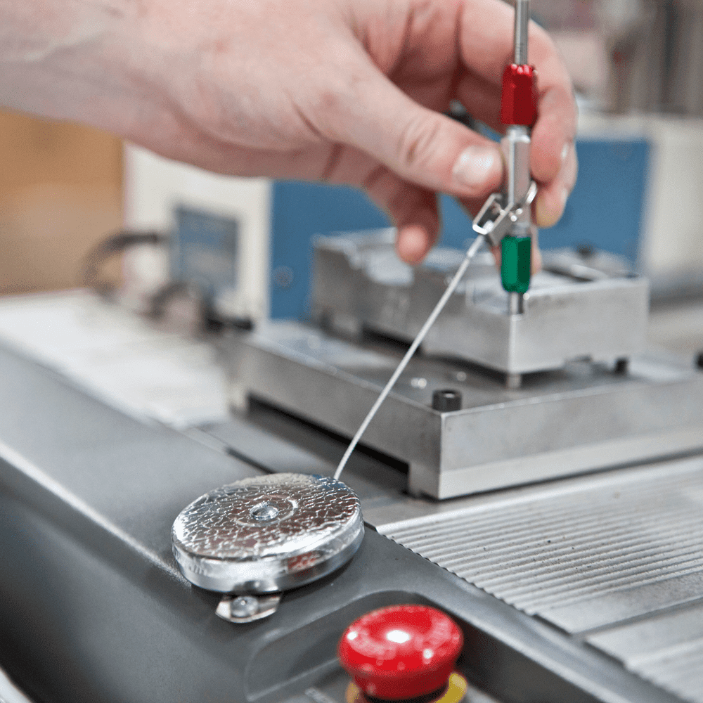 Retractable Tether Using Industrial Retractable Stainless Steel Tether for Machinery Keys – KEY-BAK